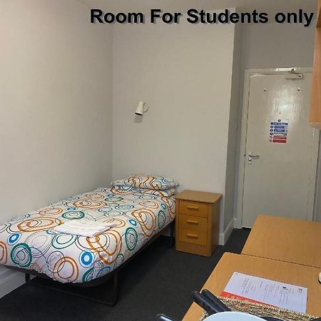 Charming Rooms For Students Only, Cricklewood Lane - Sk Londyn Zewnętrze zdjęcie