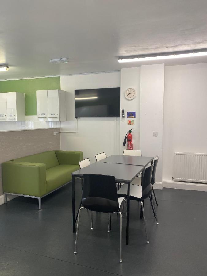 Charming Rooms For Students Only, Cricklewood Lane - Sk Londyn Zewnętrze zdjęcie