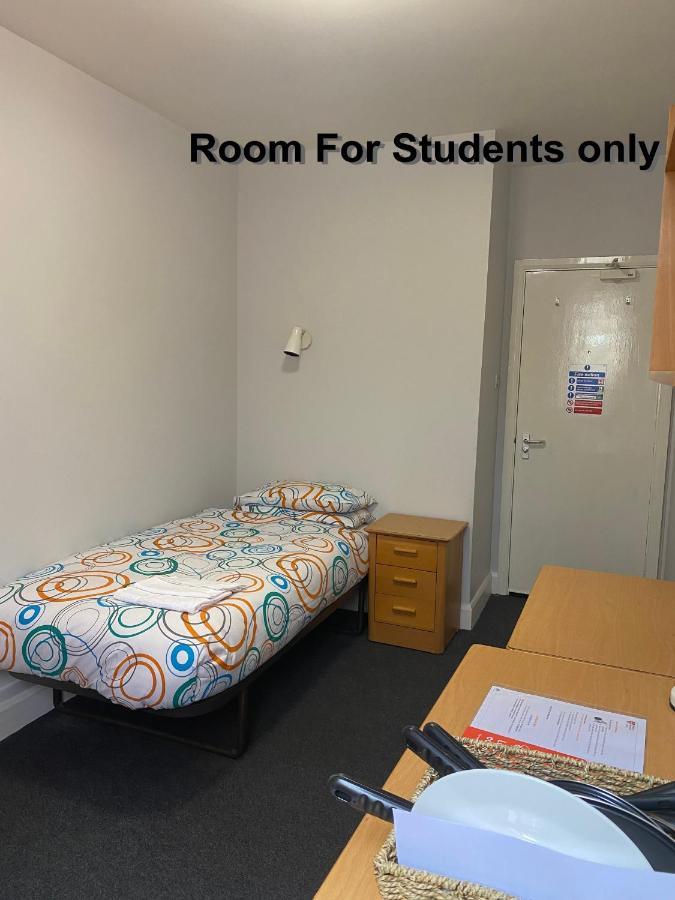Charming Rooms For Students Only, Cricklewood Lane - Sk Londyn Zewnętrze zdjęcie